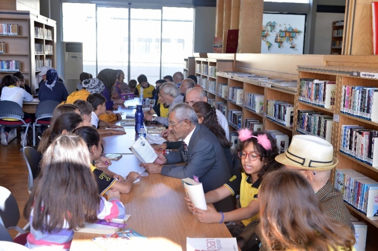 Öğrencilerden Huzurevi Sakinlerine Anlamlı Ziyaret