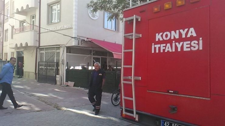 Konya’da Apartmanda Yangın Büyümeden Söndürüldü