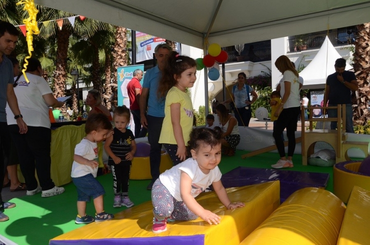 İzmir’de Bebek Festivali Coşkusu