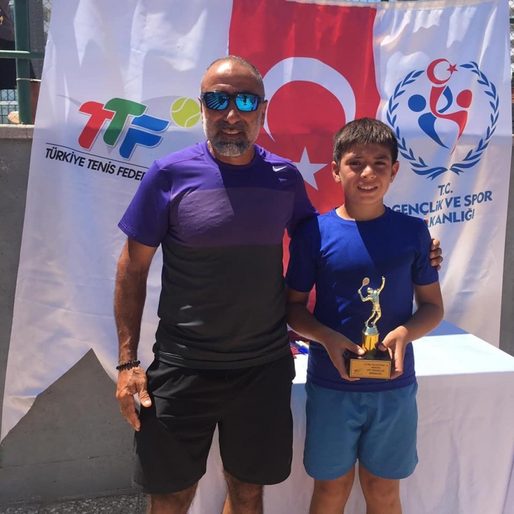 Mezitli Belediyesi Gençlik Ve Spor Kulübü’ne ’Başarı Belgesi’