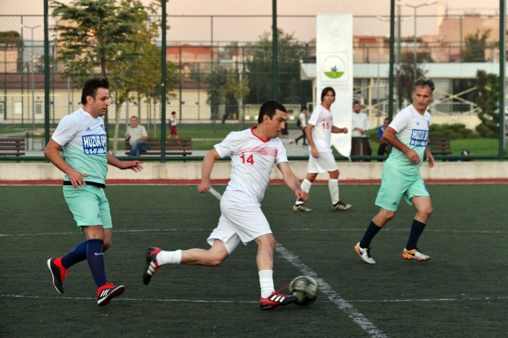 Osmangazi’de Birimler Arası Futbol Turnuvası Başladı