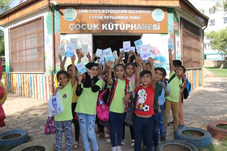 Şanlıurfalı Çocuklar Kitap Okuyor