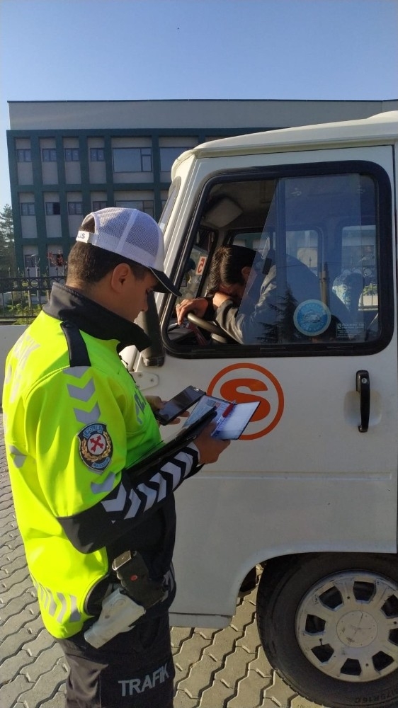 Bozüyük’te Öğrenci Servisleri Denetleniyor