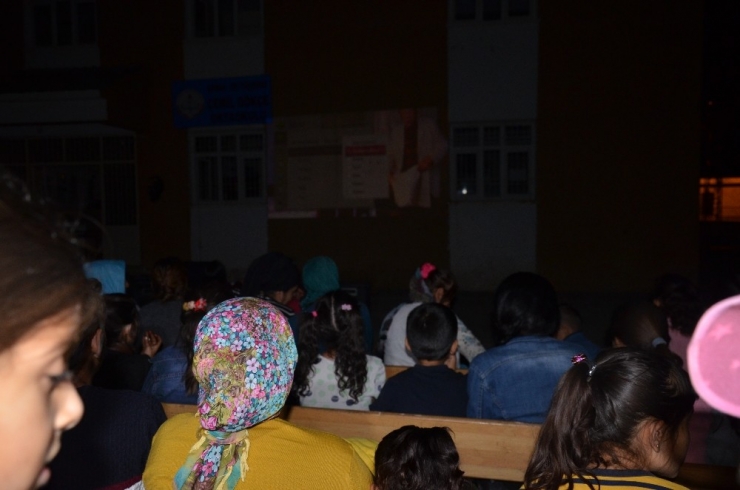 Öğretmenlerden Örnek Davranış