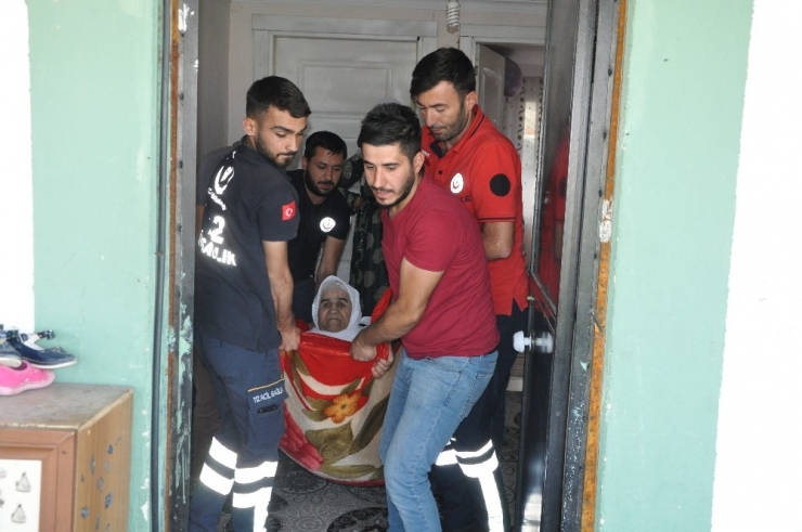152 Kiloluk Kadın Obez Ambulansla Taşındı