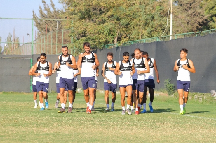 Hatayspor’u Altyapı Antrenörleri Çalıştırdı
