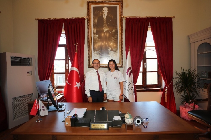 Urlalı Milli Sporcu Bircan Akpınar, Almanya’da Türkiye’yi Temsil Edecek