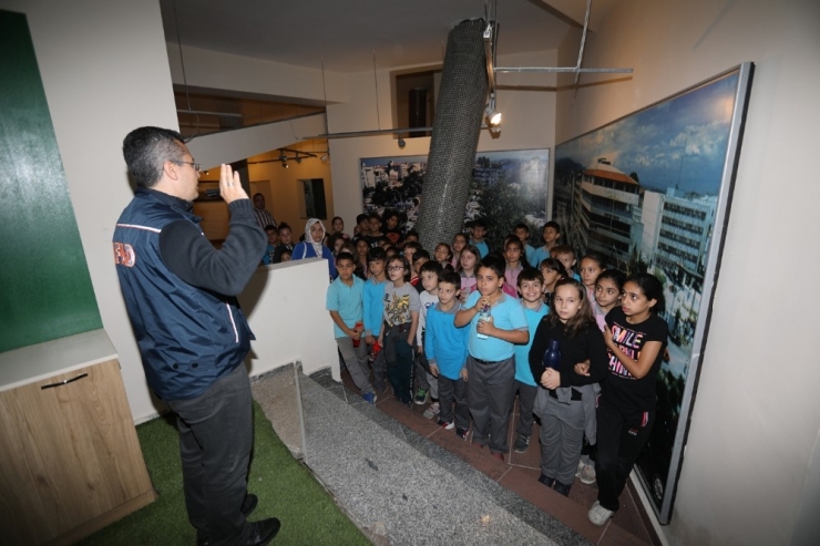 Öğrenciler, Deprem Müzesi’nde Afet Eğitimi Aldı
