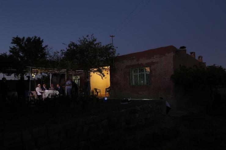 Yıllar Önce Oğlunu Muayene Ettirdiği Büyükkılıç’ı Başkan Olarak Ağırladı