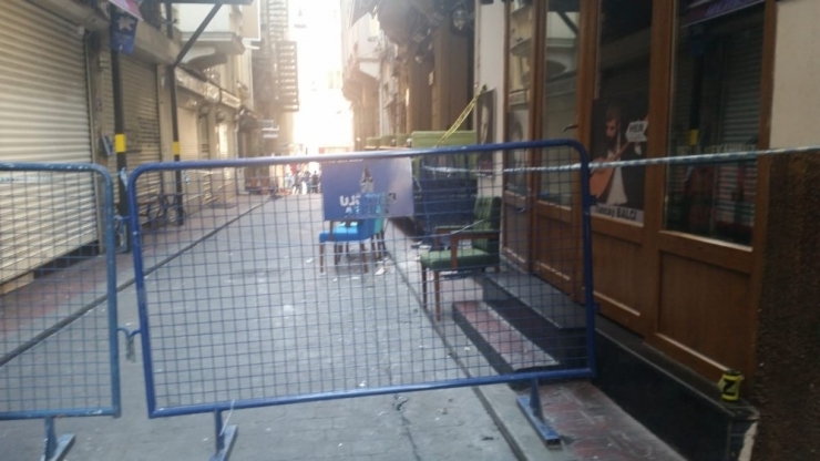 Beyoğlu’nda Tarihi Bina Çökme Riski Nedeniyle Boşaltıldı