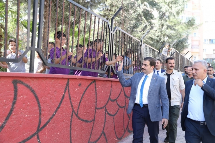 Canpolat Halkla İç İçe Olmayı Sürdürüyor