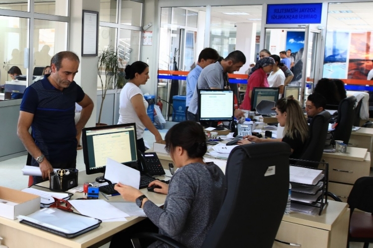 Denizli Büyükşehir Belediyesi 3 Milyon Tl’lik Öğrenim Yardımı Yapacak