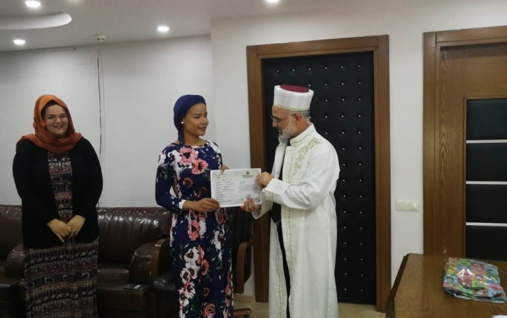 Alman Natalie Müslüman Olup, Neyla Nadide İsmini Aldı