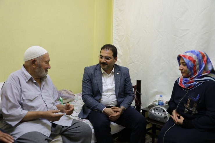 Canpolat Yaşlıları Evlerinde Ziyaret Etti