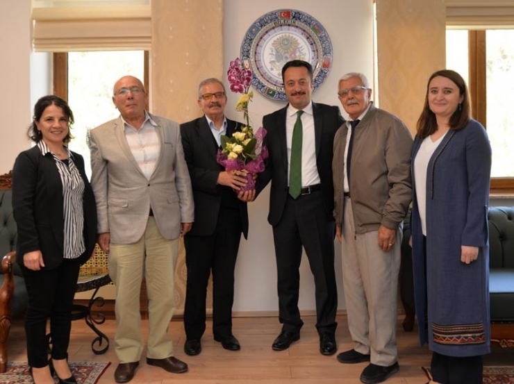 Huzurevi Sakinlerinden Vali Şentürk’e Ziyaret