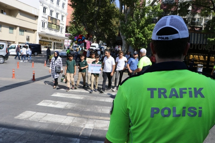 Kahramanmaraş’ta ‘Yaya Güvenliğinin Nöbetçisiyiz’ Uygulaması