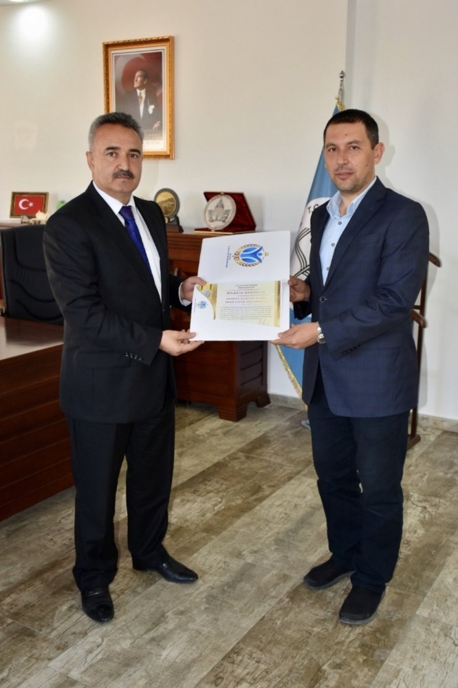 Başarılı Okullara ’Kalite Takip Sistemi Başarı Belgesi’