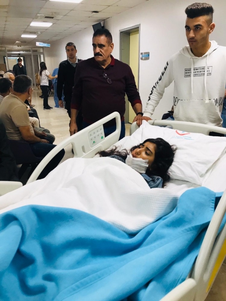 15 Yaşındaki Yabancı Uyruklu Genç Kız 4. Kattan Atladı