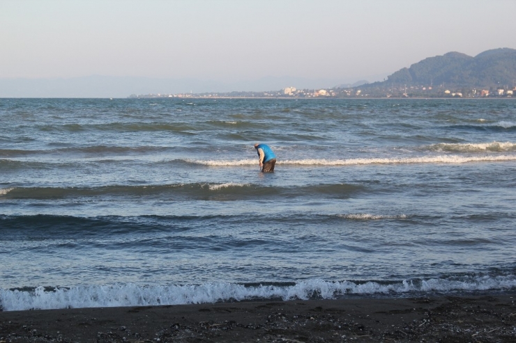İtfaiye Eri Denize Atlayarak Yaşlı Adamı Kurtardı