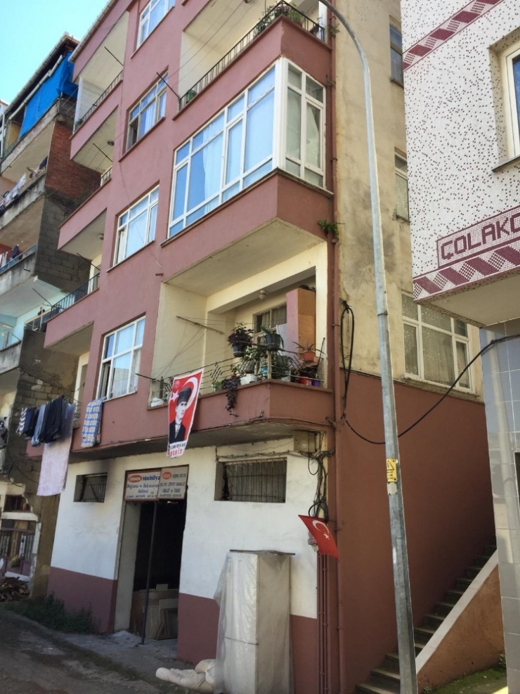 Yaşlı Kadın Yalnız Yaşadığı Evde Ölü Bulundu