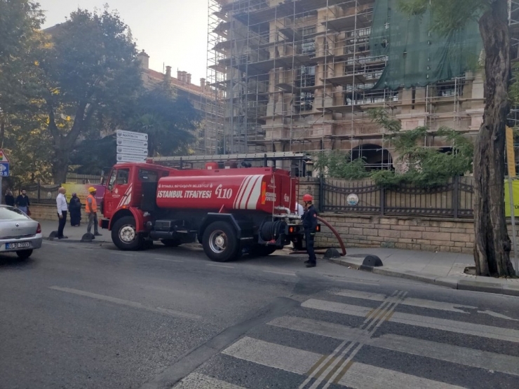 Üsküdar’da Üniversitenin Çatısında Yangın