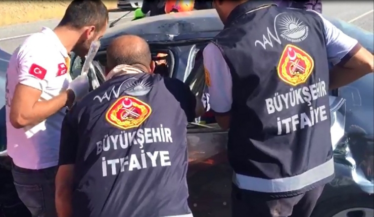 Otomobil Takla Attı: 1 Ölü, 3 Yaralı