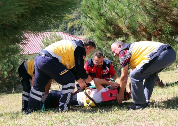 Hastanede Gerçeğini Aratmayan Trafik Kazası Tatbikatı