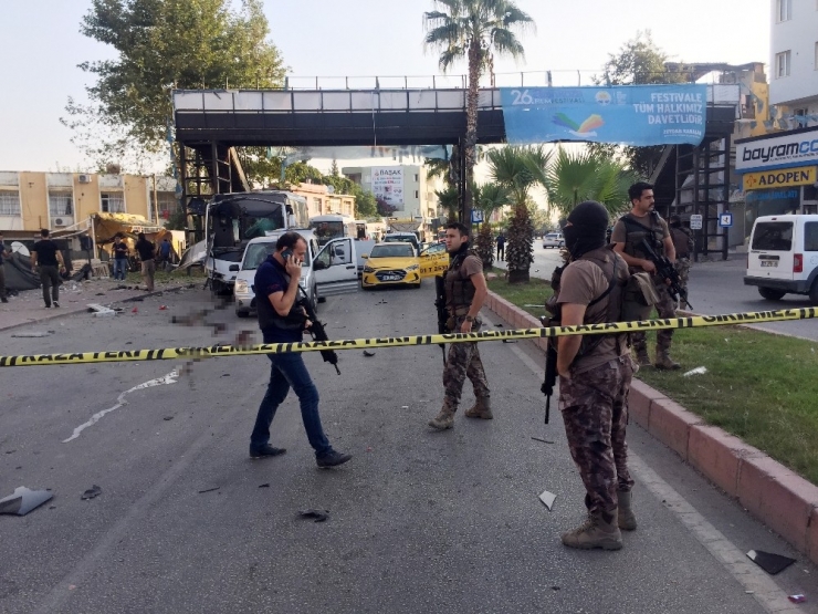 Servis Aracının Geldiğini Görüp Uzaktan Kumanda İle Bombayı Patlattı