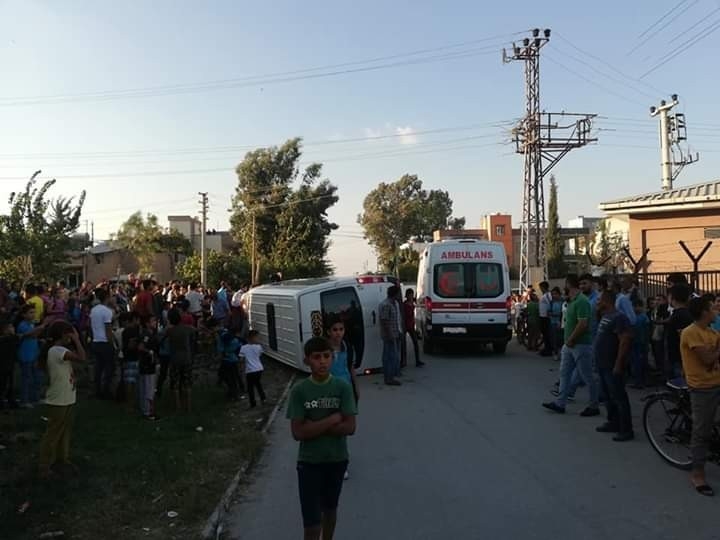 Okul Servisiyle Otomobil Çarpıştı: 7 Yaralı