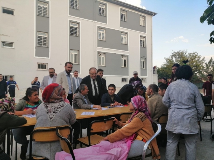 Vali Tutulmaz Şuhut’ta Engelli Yaşam Bakım Merkezini Ziyaret Etti