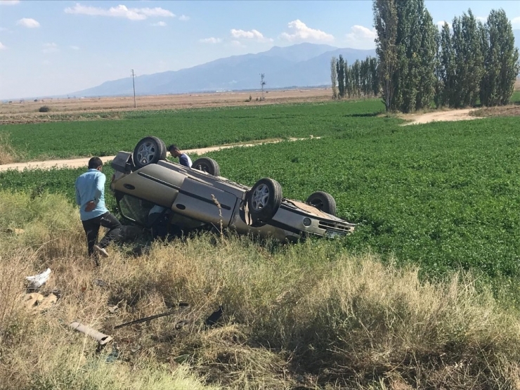 Otomobil Takla Attı: 4 Yaralı