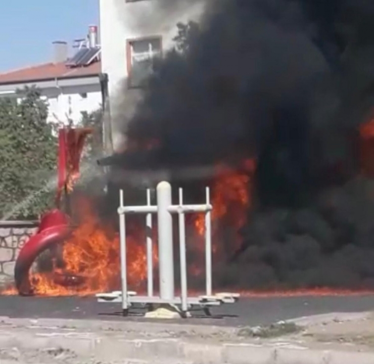 Aksaray’da Çocuk Parkı Kundaklandı