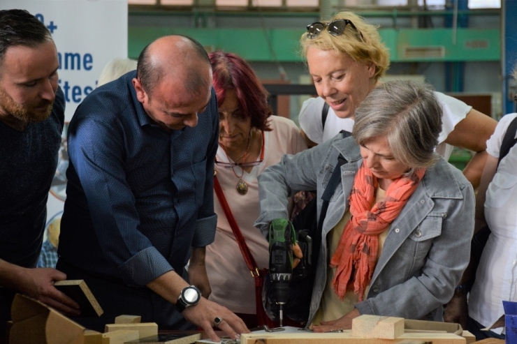 Tazelenme Üniversitesinde Dersler Başladı