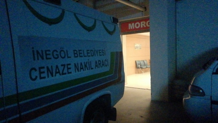 Dere Kenarında Erkek Cesedi Bulundu