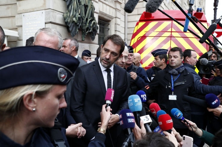 Fransa İçişleri Bakanı Castaner, Saldırı Yerini Ziyaret Etti