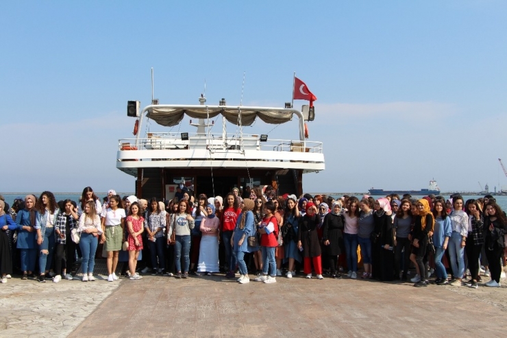 Üniversite Öğrencileri Gemiyle Samsun’u Gezdi