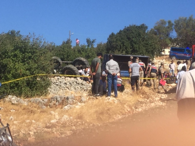 Traktör Kazasında Anne Kurtuldu Çocuğu Öldü