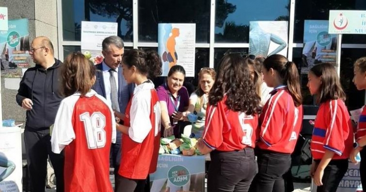 Edremit’te Sağlıklı Yaşamak İçin Yürüdüler