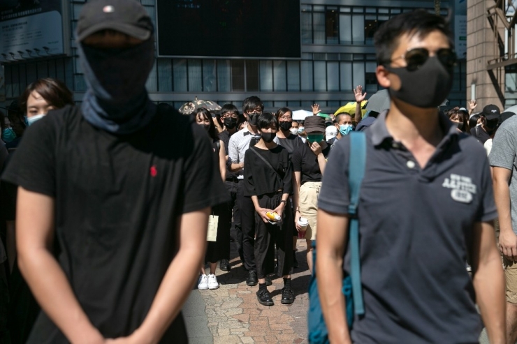 Hong Kong’ta Gösterilerde Maske Takılması Yasaklanacak