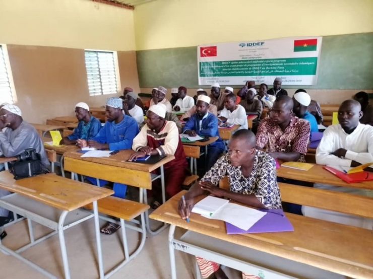 İddef Burkina Faso’da ’Eğitim Müessesleri Müfredat Programı’ Düzenledi