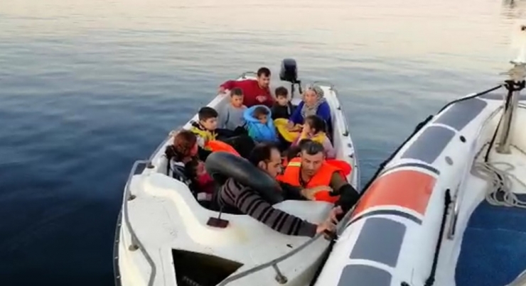 İzmir’de 59 Düzensiz Göçmen Yakalandı