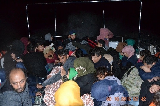 İzmir’de 59 Düzensiz Göçmen Yakalandı