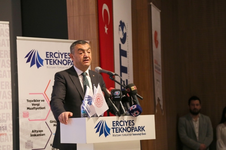 Mehmet Büyüksimitci, “Ülkemizin Zenginleşmesinin Yolu Girişimcilikten Geçiyor”