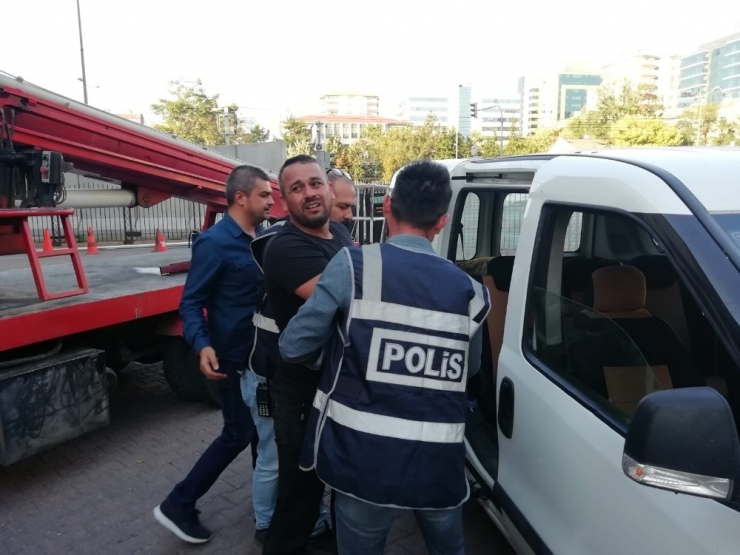 Cezaevi Firarisi Kombi Hırsızını Polis Ekipleri Yakaladı