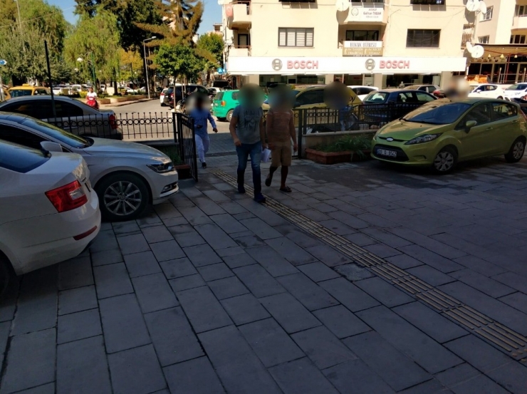 Kuşadası’nda 8 Ayrı Suçtan Da Aranan Cezaevi Firarisi Yakalandı