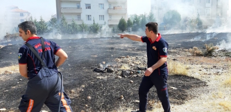 Anız Yangını Büyümeden Kontrol Altına Alındı