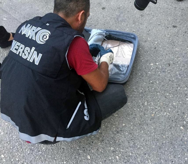 Mersin’de Valizlerin İçerisinde 3,5 Kilogram Eroin Ele Geçirildi