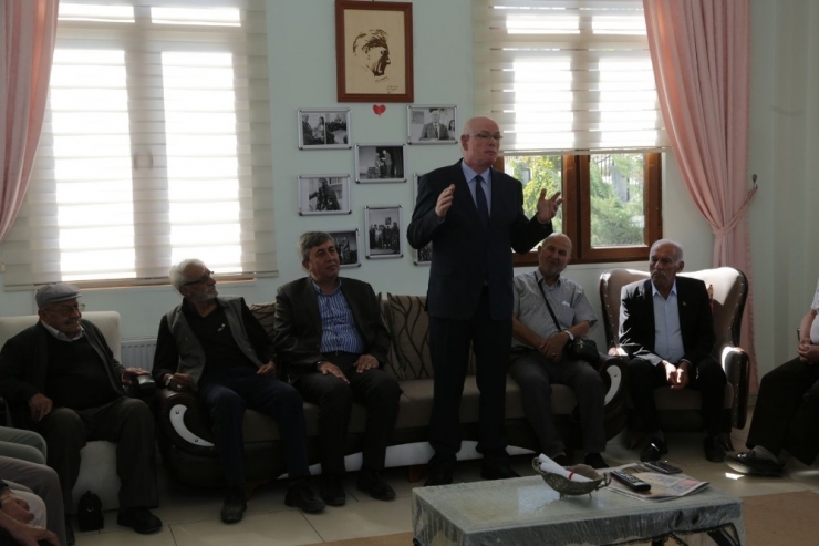 Kazım Kurt Koca Çınarları Unutmadı