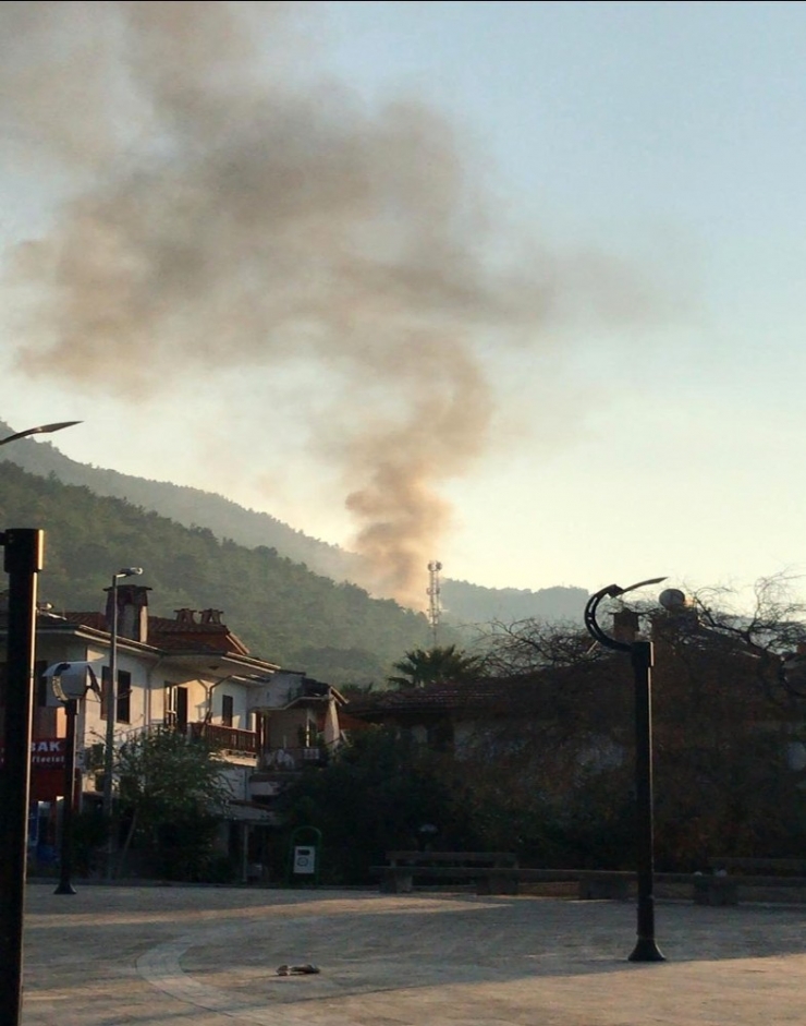 Muğla-antalya Yolu Sakar Geçidinde Bir Yolcu Otobüsünde Yangın Çıktı. Bölgeye Çok Sayıda Ekip Sevk Edildi.