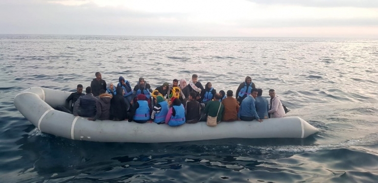 Ölümüne Kaçış Girişimi Devam Ediyor, Güvenlik Güçleri Bebekleri Kundaklayarak Kurtardı